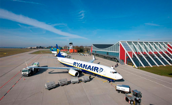 Ryanair - Boeing 737-800 - Memmingem