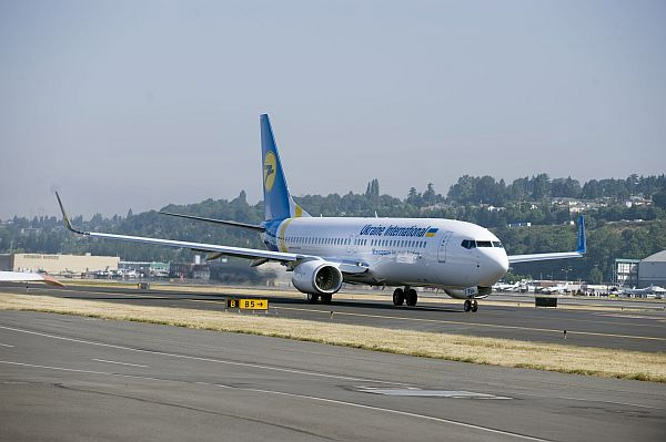 Ukraine International Airlines - Boeing 737-900ER