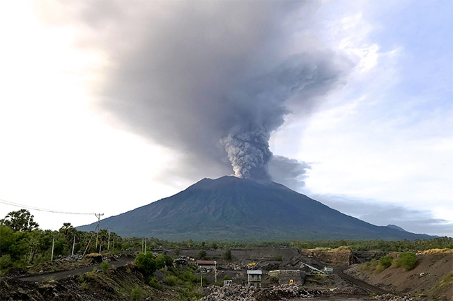 Mount Agung - erupce 2017