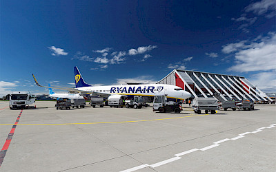 Letouny společností Ryanair a Pobeda na letišti v Memmingemu (foto: © Flughafen Memmingen GmbH)
