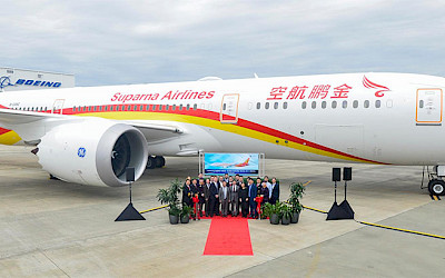 Slavnostní předání letounu Boeing 787-9 zástupcům Suparna Airlines (foto: Boeing Co.)
