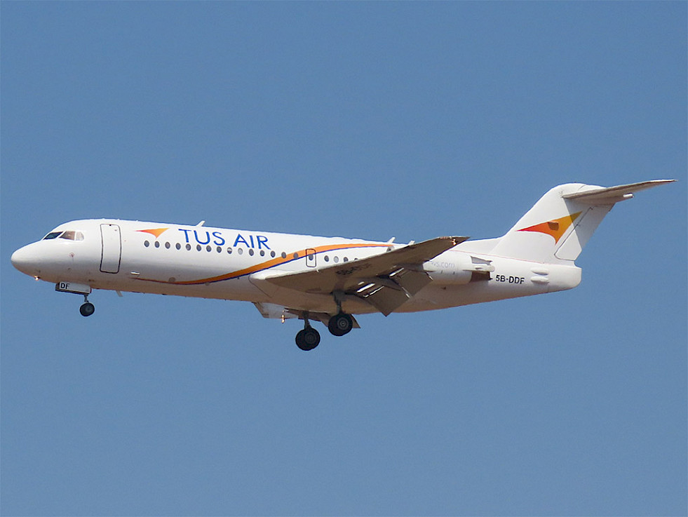 TUS Airways - Fokker 70 (foto: Oyoyoy/Wikimedia Commons - CC BY-SA 4.0)