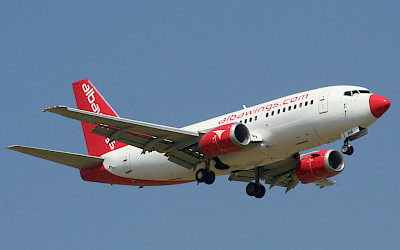 Albawings - Boeing 737-500 (foto: Oyoyoy/Wikimedia Commons - CC BY-SA 4.0)