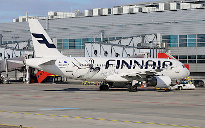 Airbus A320 společnosti Finnair na pražském letišti (foto: CSAT, Letiště Praha)