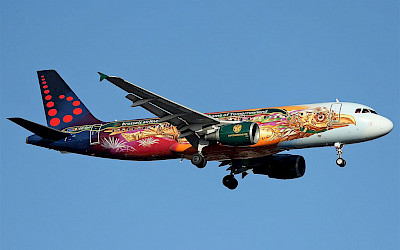 Airbus A320 společnosti Brussels Airlines v livery Tommorrowland (foto: Rosedale7175/Wikimedia Commons - CC BY-SA 2.0)