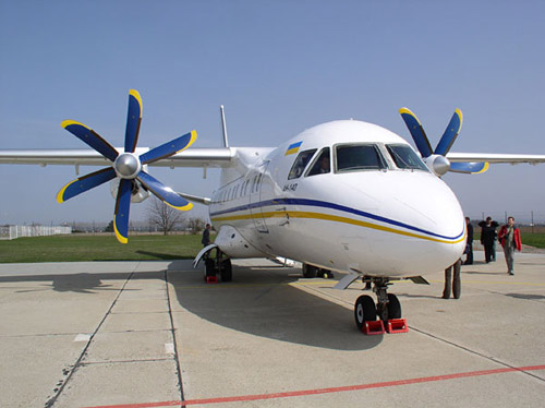 Aeromost - Antonov An-140