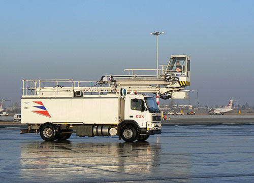 Odmrazování letadel u Českých aerolinií