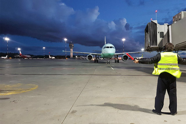 Cyprus Airways - přílet do Petrohradu