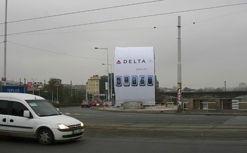 Reklama Delta Air Lines a Letiště Praha