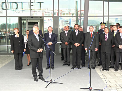 Slavnostní otevření nového terminálu na letišti v Brně