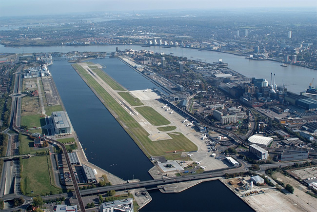 London City Airport z ptačí perspektivy