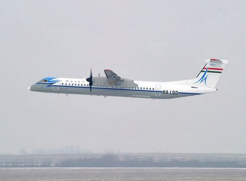 Malév - Bombardier Q400 v retro barvách