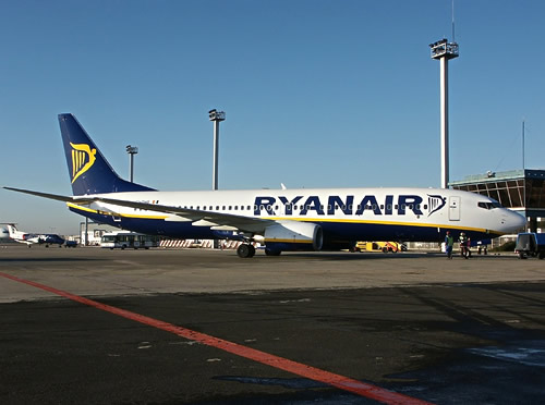 Ryanair - Boeing 737-800 Ryanair - Boeing 737-800