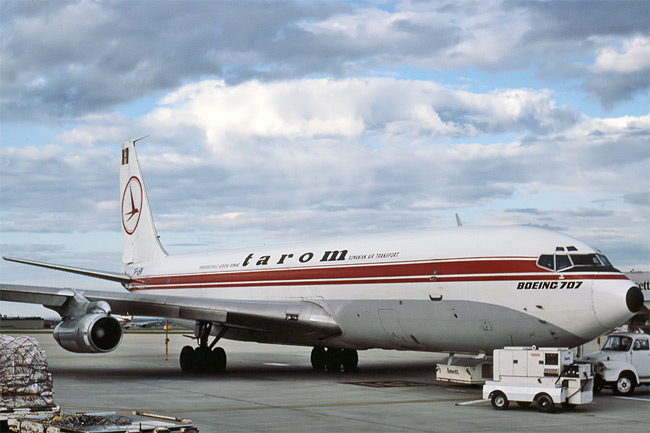 TAROM - Boeing 707