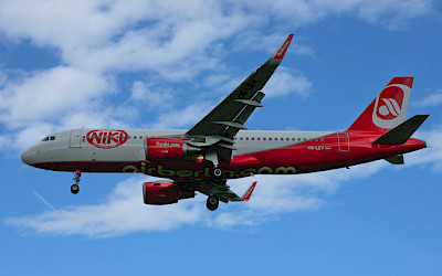 Niki - Airbus A320 (OE-LEY)