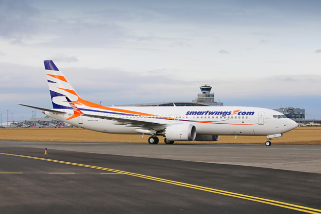Travel Service - Boeing 737 MAX 8 - Letiště Praha