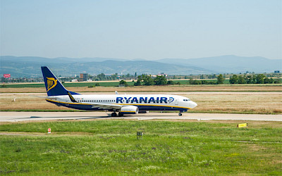 Ryanair - Boeing 737-800 na letišti v Bratislavě