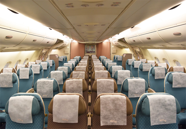 Hi Fly - Airbus A380 - ekonomická třída
