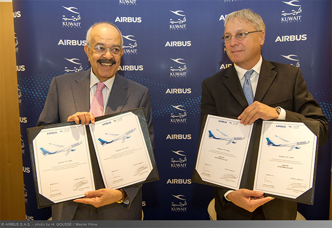 Podpis kontraktu - Yousef Al-Jassim z Kuwait Airways a Christian Scherer z Airbusu