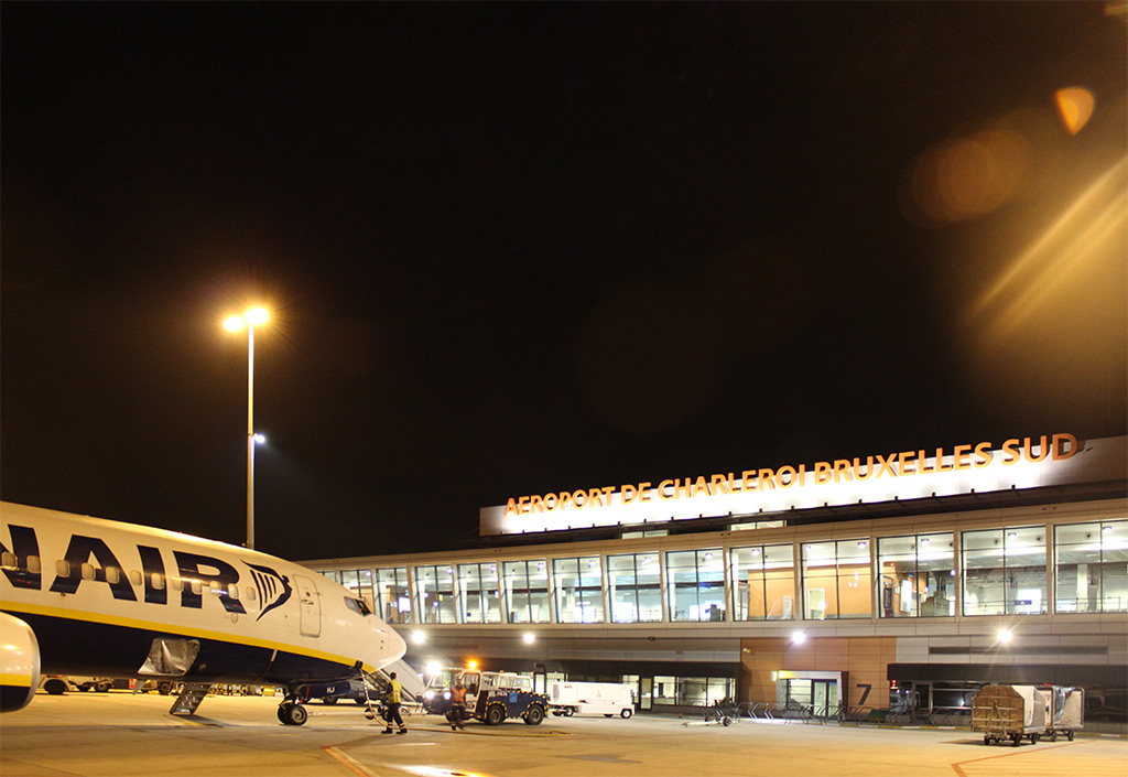 Terminál na bruselském letišti Charleroi (foto: Hombre del rio/Wikimedia Commons -  CC BY-SA 3.0)