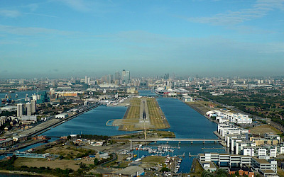 Letiště disponuje pro starty a přistání jednou 1508 metrů dlouhou dráhu (foto: Frans Zwart/Wikimedia Commons - GFDL 1.2)