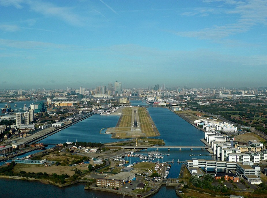 Letiště disponuje pro starty a přistání jednou 1508 metrů dlouhou dráhu (foto: Frans Zwart/Wikimedia Commons - GFDL 1.2)