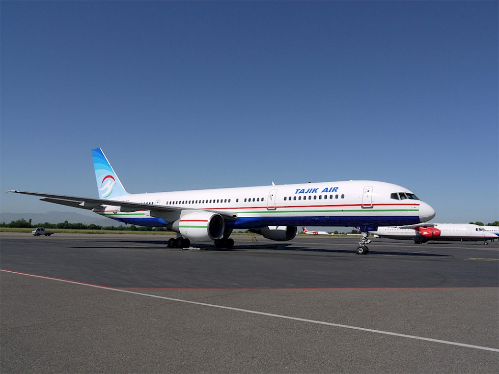 Tajik Air - Boeing 757 (foto: Borya2305Bear/Wikimedia Commons - CC BY-SA 4.0)