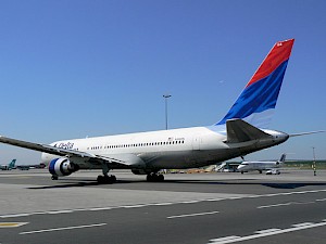 Boeing 767-300 Delta Air Lines odjíždí na start do Atlanty - Autor: Tomáš Hampl