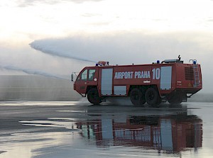 O křest nové požární stanice se postaral protipožární speciál Rosenbauer Panther 6x6 - Autor: Tomáš Hampl