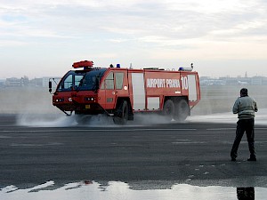 O křest nové požární stanice se postaral protipožární speciál Rosenbauer Panther 6x6 - Autor: Tomáš Hampl