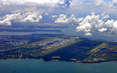 Letecký pohled na singapurské letiště Changi (foto: Pulkitsangal/Wikimedia Commons - CC BY 3.0)