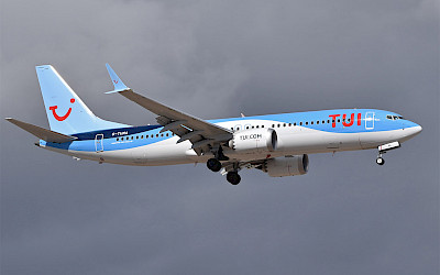 TUI Airways - Boeing 737 MAX 8 (foto: Alan Wilson/Wikimedia Commons - CC BY-SA 2.0)