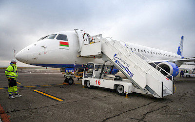 Zahajovací let linky z Minsku do Kišiněvu byl operován letounem Embraer 195 (foto: Belavia)
