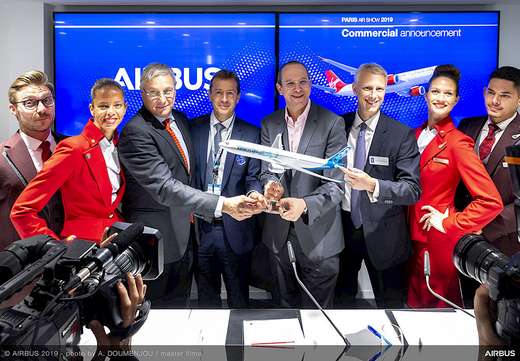 Krátce po podpisu dnešního kontraktu na letouny A330neo (foto: Airbus)