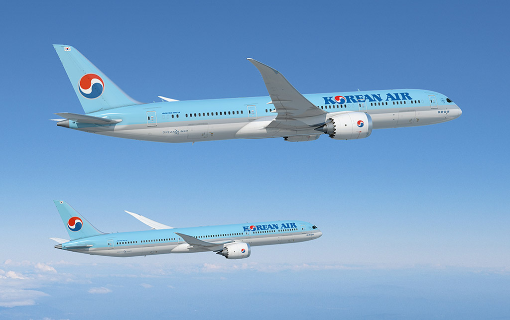 Korean Air - Boeing 787-10 (v popředí) a Boeing 787-9 (foto: Boeing Co.)