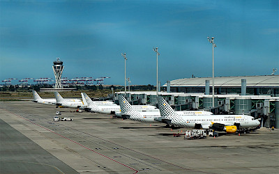 Letouny španělské společnosti Vueling na mezinárodním letišti El Prat v Barceloně (foto: Matt Kieffer/Wikimedia Commons - CC BY-SA 2.0)