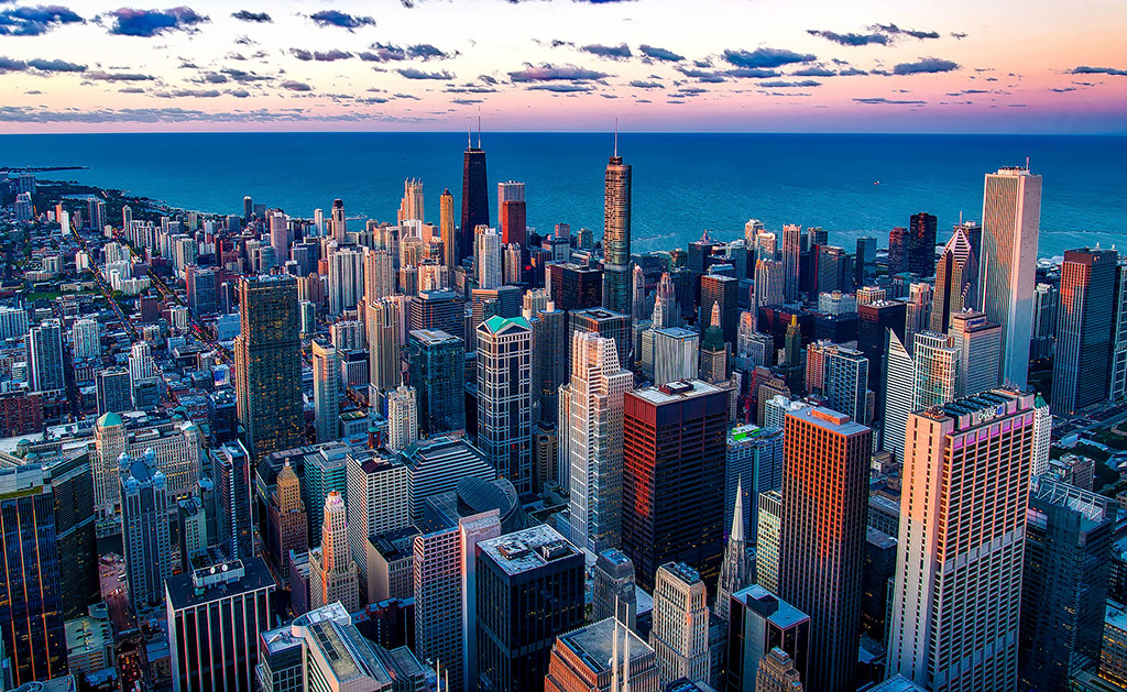 Pohled na centrum Chicaga ze Sears Tower (foto: 12019/Pixabay)
