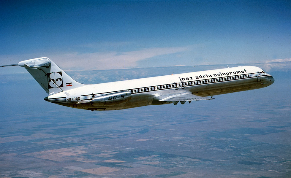Letouny Douglas DC-9-30 byly v 70. letech páteří flotily tehdejších Inex-Adria Airways (foto: Adria Airways)