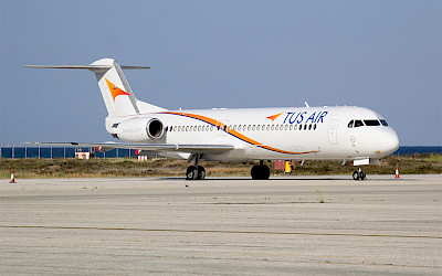 Jeden ze dvou Fokkerů 100 společnosti TUS Airways (foto: Lazaros327/Wikimedia Commons - CC BY-SA 4.0)