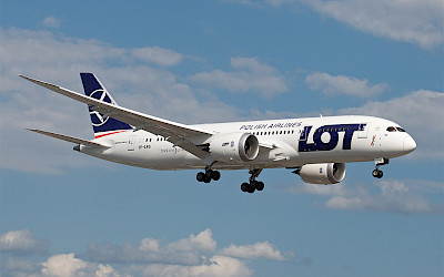 LOT Polish Airlines - Boeing 787-8 (foto: BriYYZ/Wikimedia Commons - CC BY-SA 2.0)