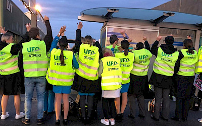 Palubní personál Lufthansa Group při nedělní stávce odborové organizace UFO (zdroj: UFO/Facebook)