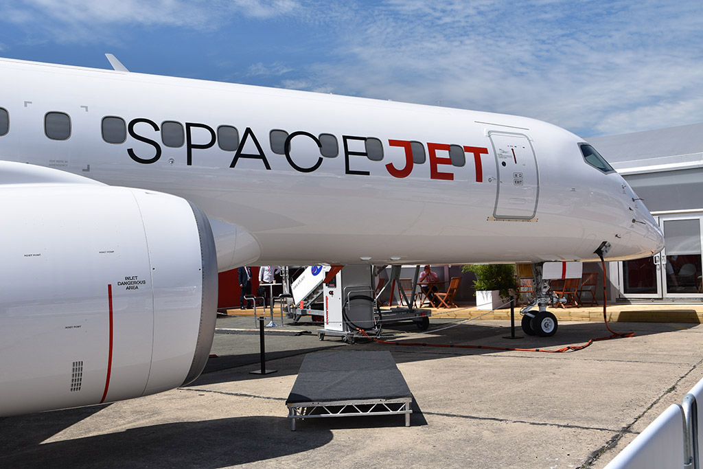 SpaceJet M90 vystavený na letošním pařížském aerosalonu (foto: Tomáš Hampl)