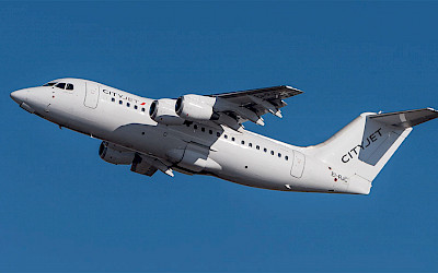 Letoun Avro RJ-85 v barvách CityJet (foto: Julian Herzog/Wikimedia Commons - CC BY 4.0)