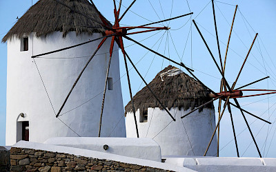 Tradiční větrné mlýny na ostrově Mykonos (foto: schokovanille/Pixabay)