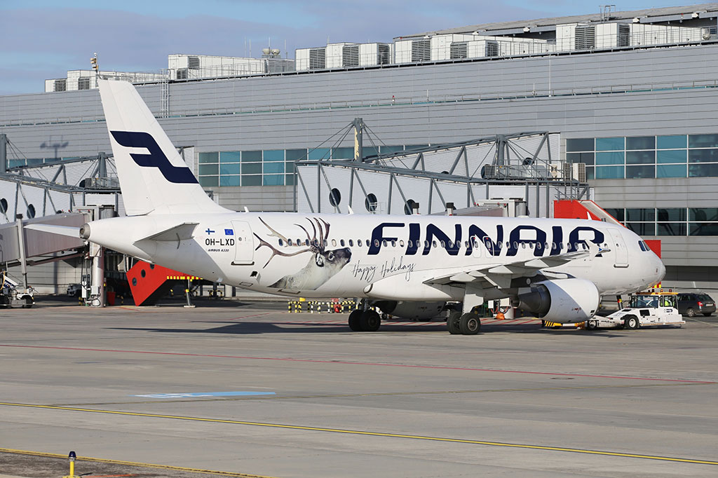 Airbus A320 společnosti Finnair na pražském letišti (foto: CSAT, Letiště Praha)