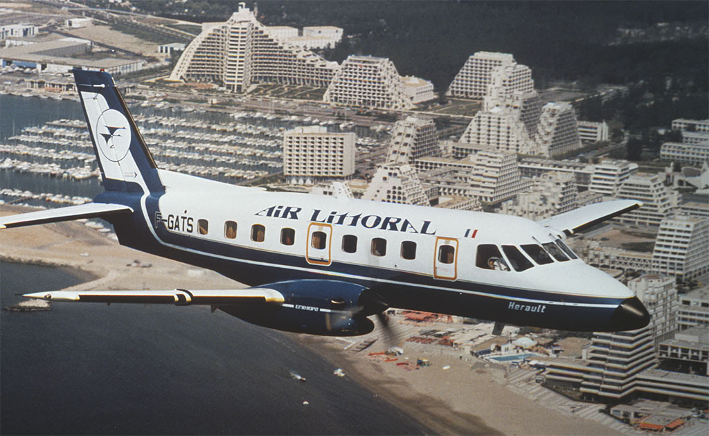 Letoun Embraer EMB 110 Banderaite v barvách dnes již neexistující francouzské společnosti Air Littoral (foto: Embraer)