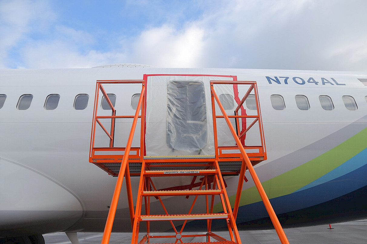 [Obrázek: alaska_airlines_flight_1282_ntsb_03.1212x0.jpg]